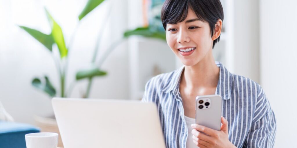 クラウドファンディングとは、インターネット上で不特定多数の投資家から資金を募り、その資金を不動産開発やビジネス展開に充て、運用利益を投資家に還元する仕組みのことです。